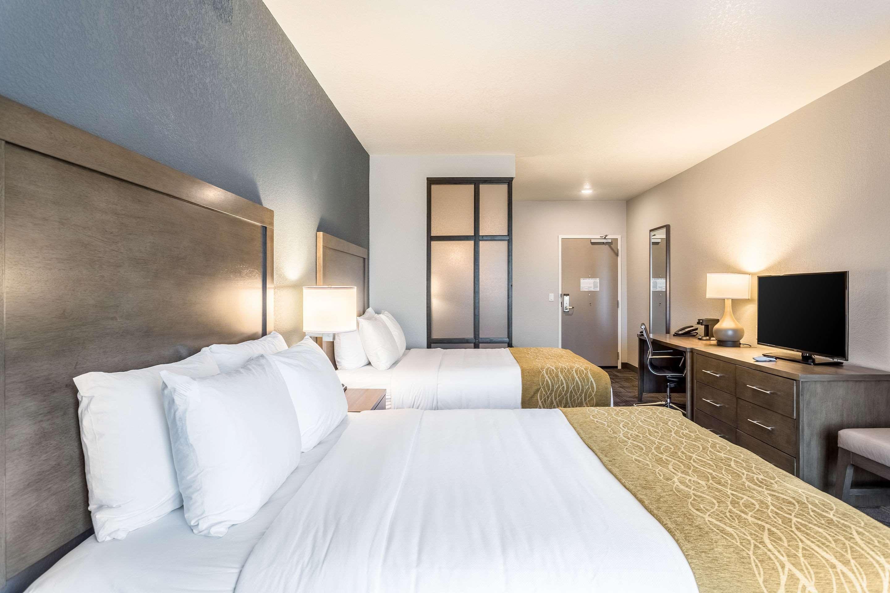 SUITE, 2 QUEEN BEDS, ACCESSIBLE