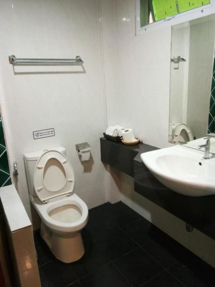 MANEE GUEST HOUSE 25/26