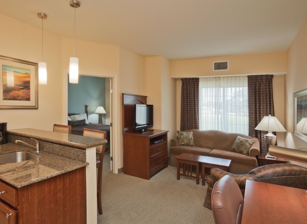 Staybridge Suites Lafayette Airport 29/63