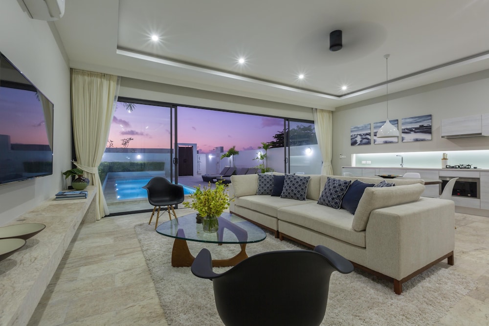 SKYE BEACH HOTEL 27/50
