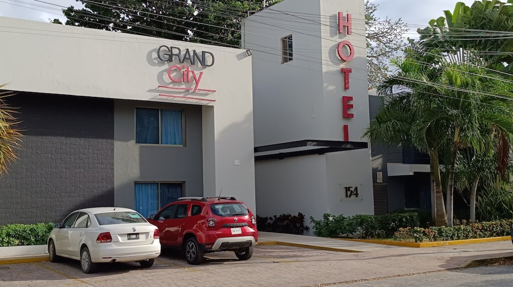 Grand City Hotel 34/49
