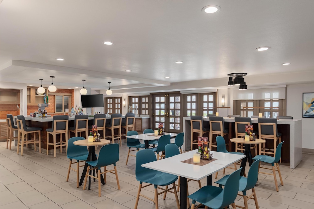 Hyatt House Cypress Anaheim 50/72