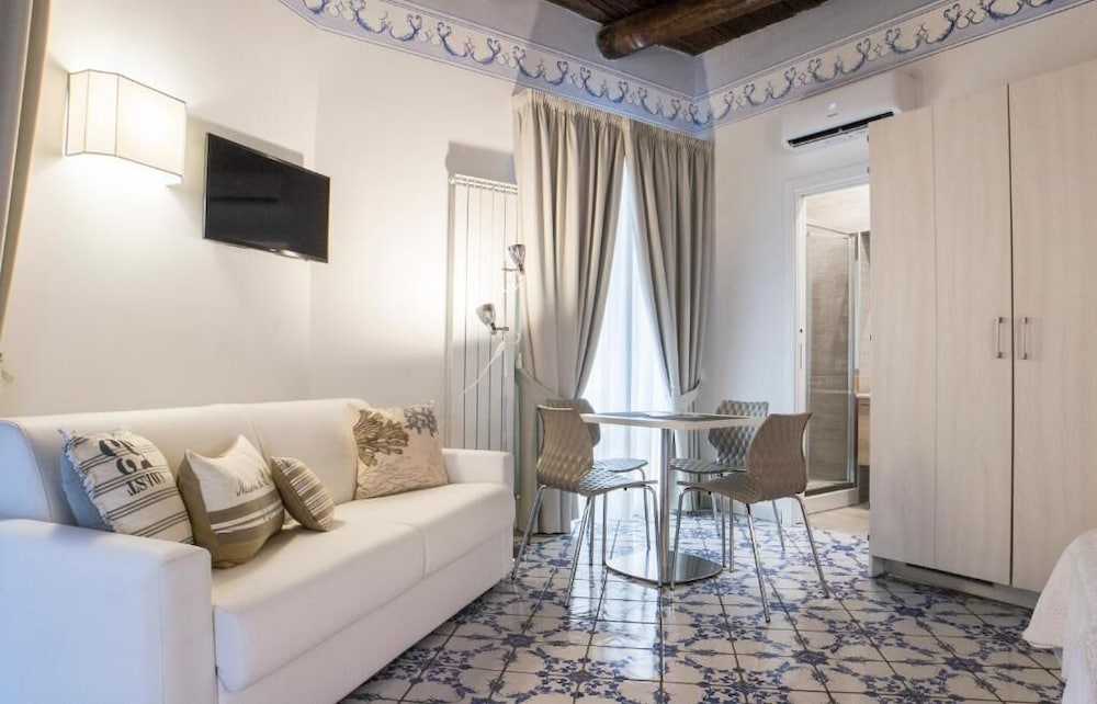 Morelli Suite 37/50