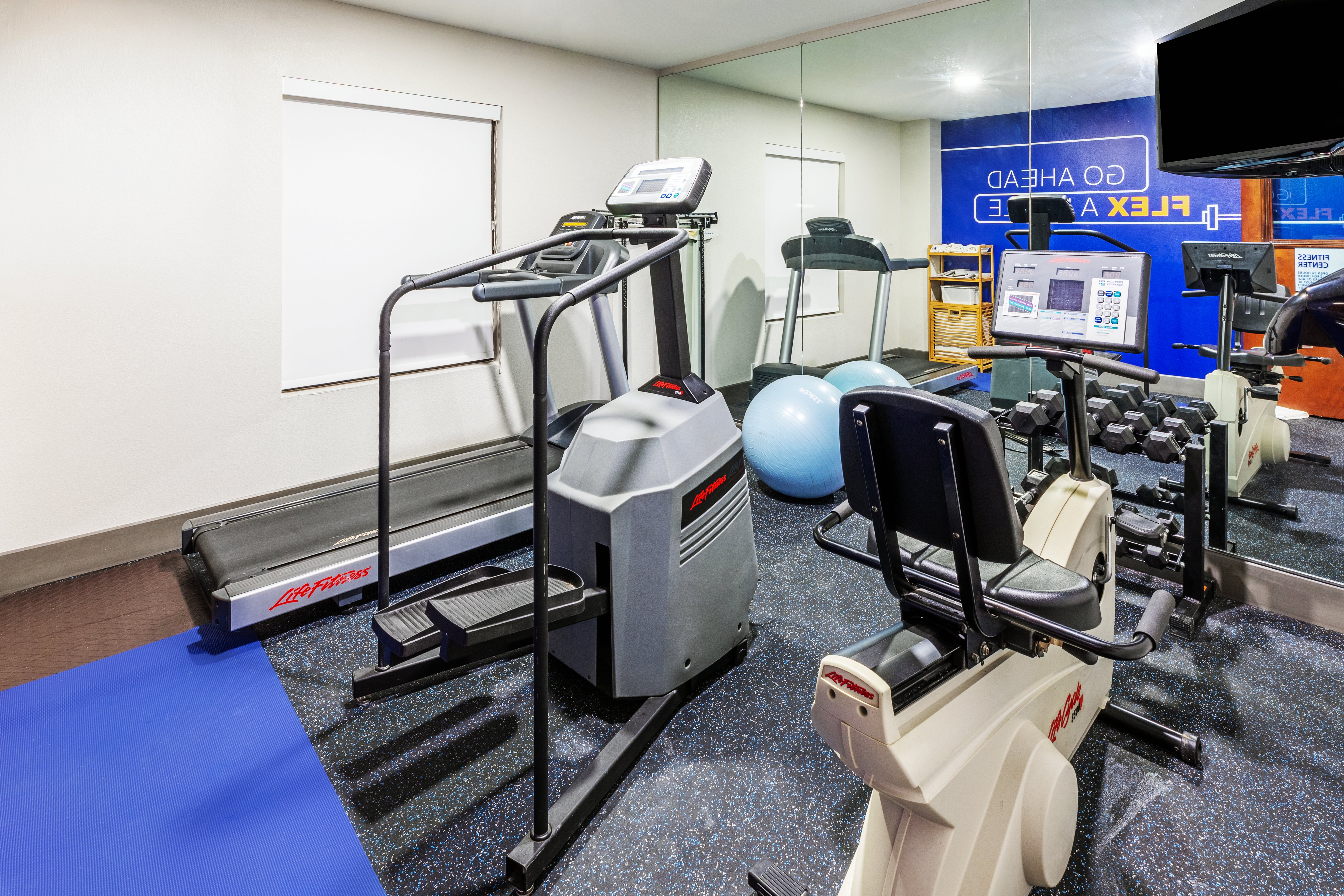 Holiday Inn Express Breaux Bridge-Henderson 49/72