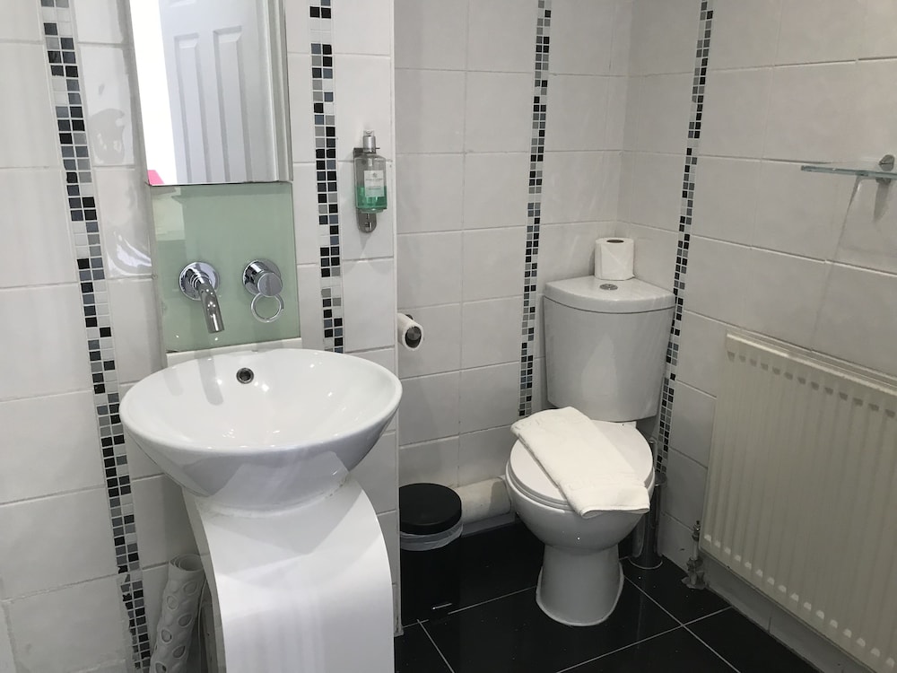 Kempfield House Hotel 35/50