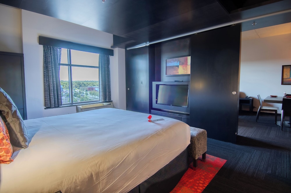 PRESIDENTIAL, SUITE, KING BED