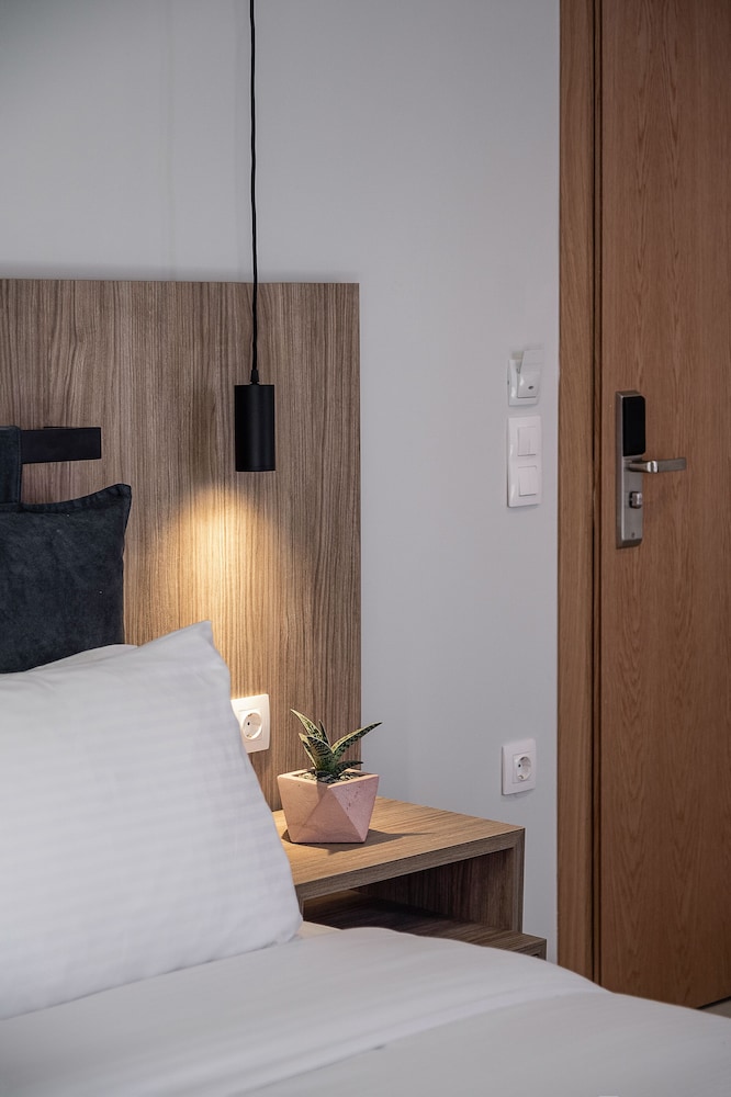SUPERIOR, DOUBLE BED