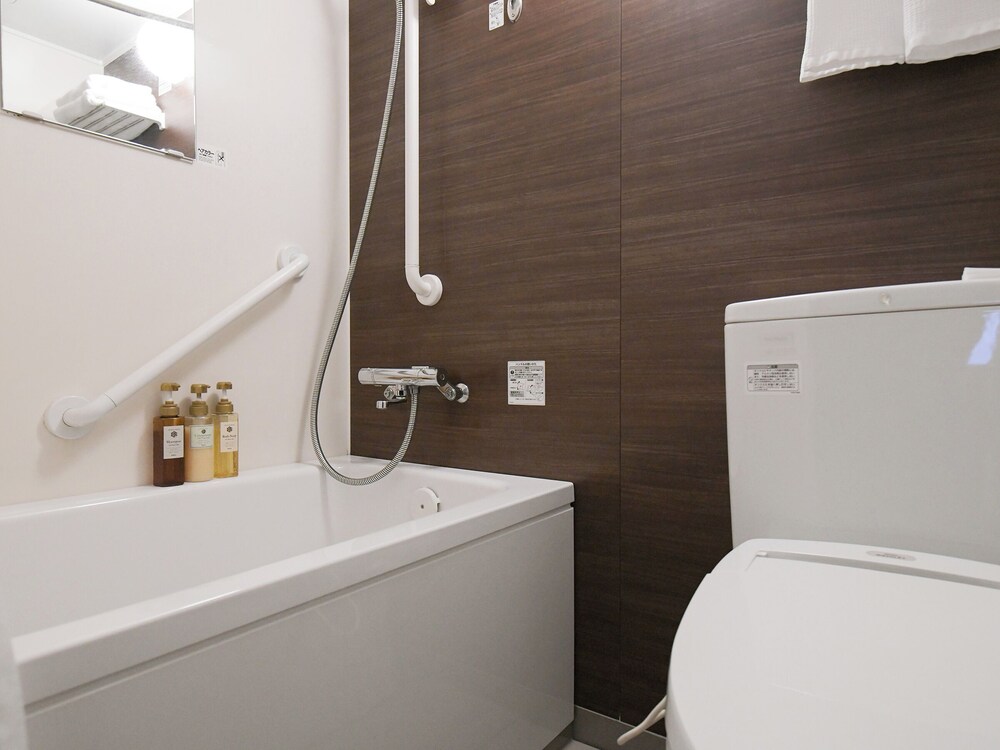 Vessel Inn Hiroshima Ekimae 61/62