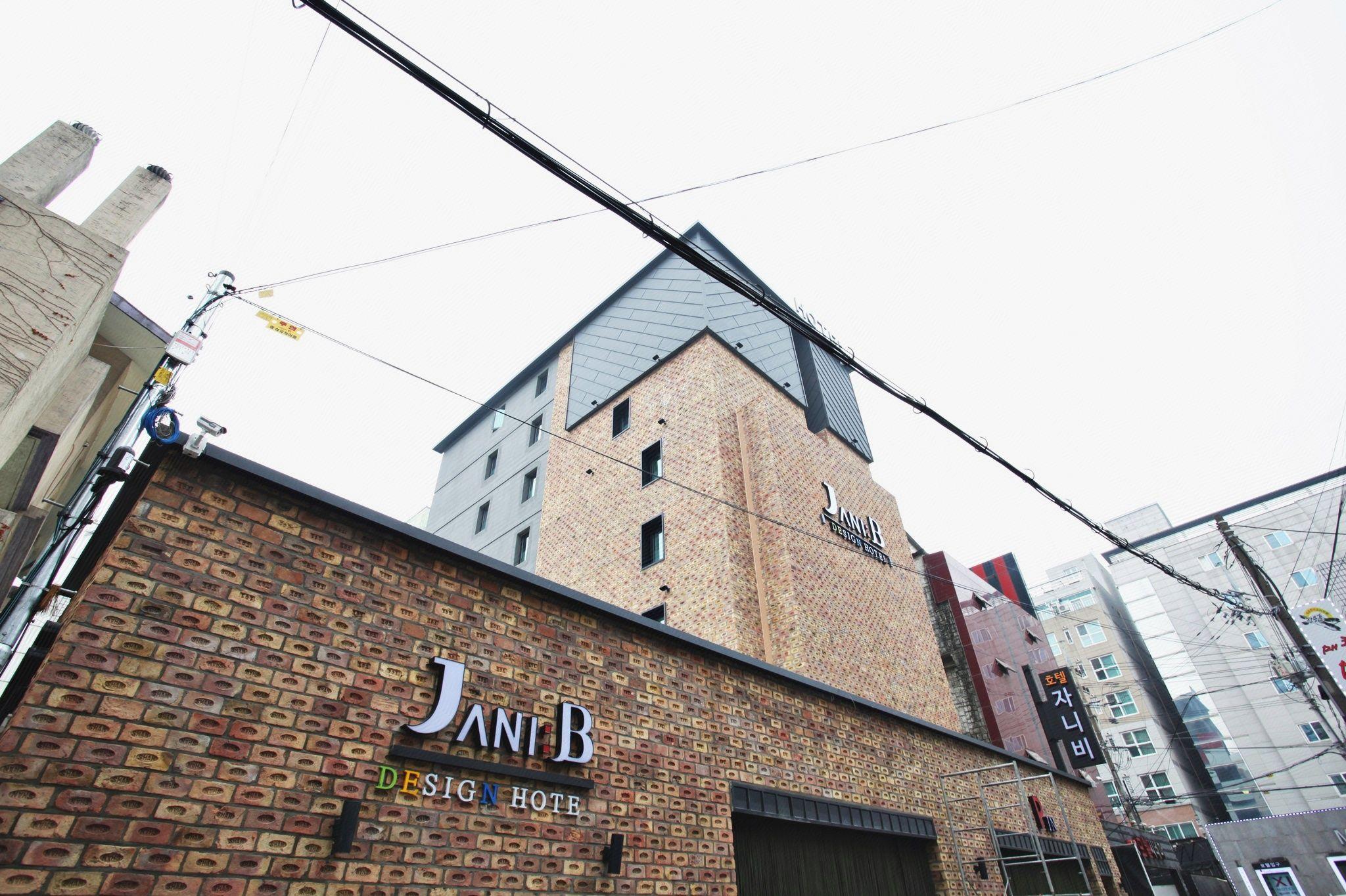 Jani B Hotel 6/56