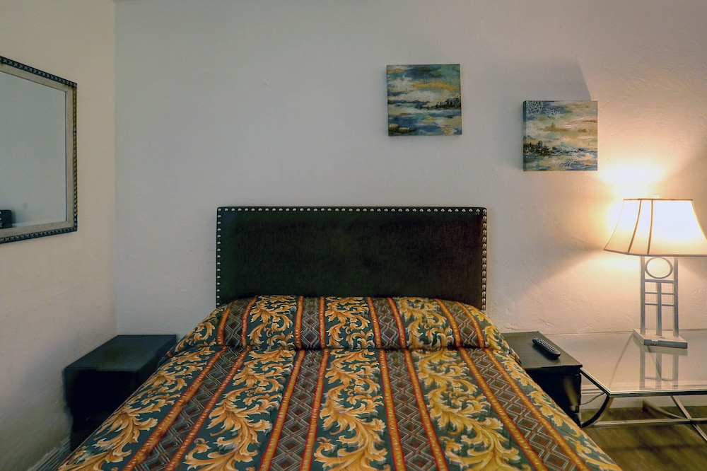 Beach and Town Motel 36/50