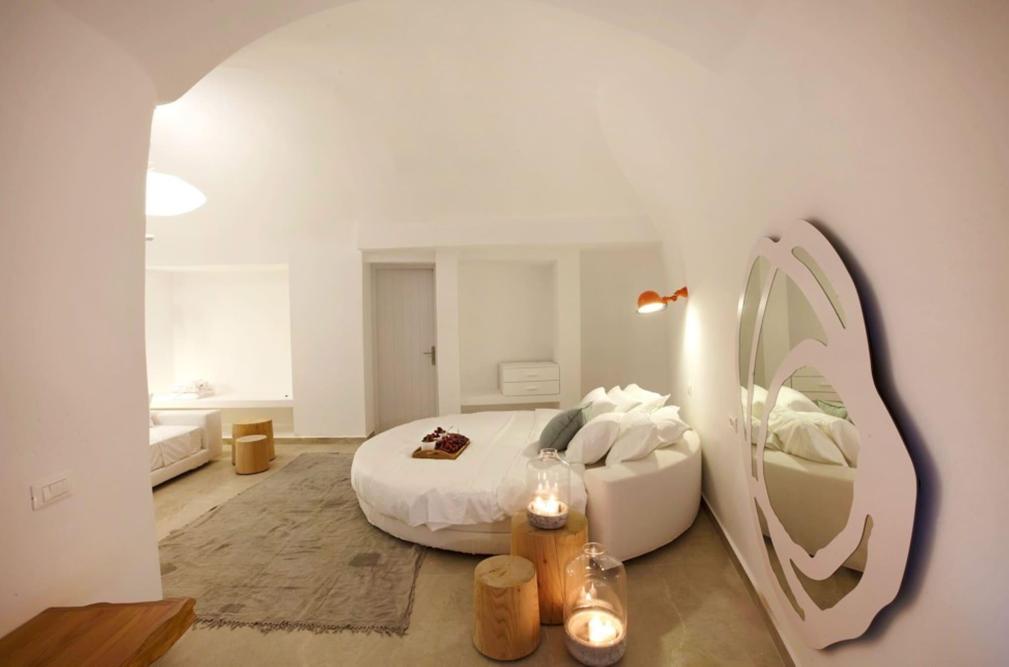 Grand, Pool, Suite, Caldera View، Santorini Secret Suites and Spa - Adults Only 2/3