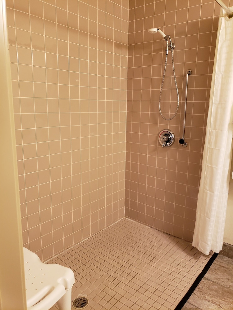 Cobblestone Inn & Suites Merrill 42/50