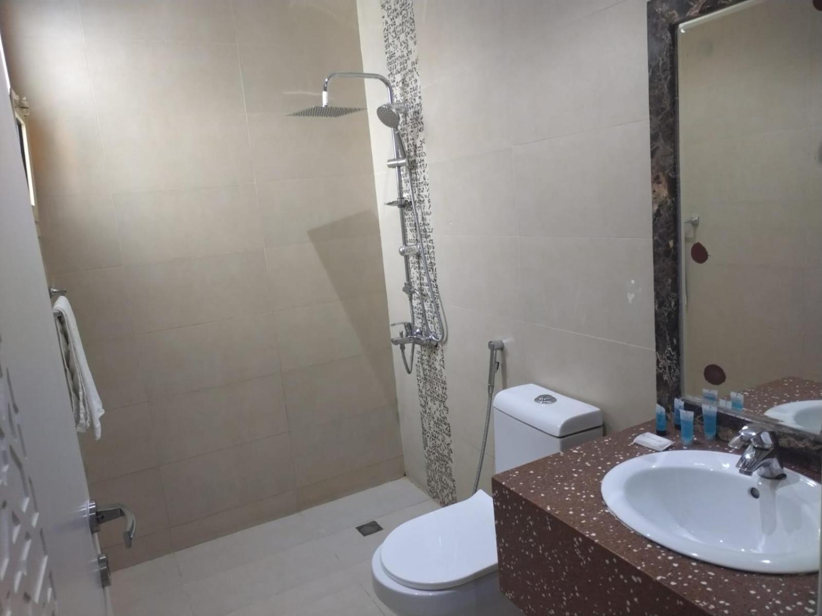 XYZ Hotel Al Falah 16/18