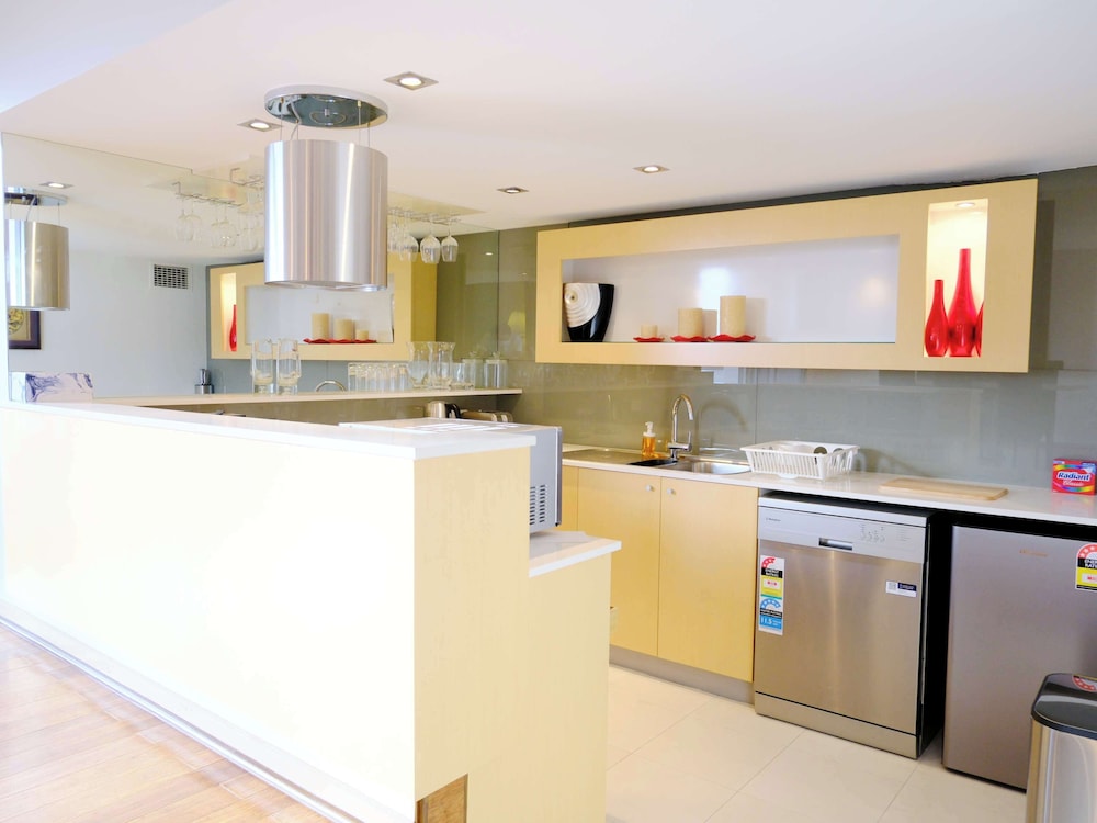 Gallery Suites 5/48