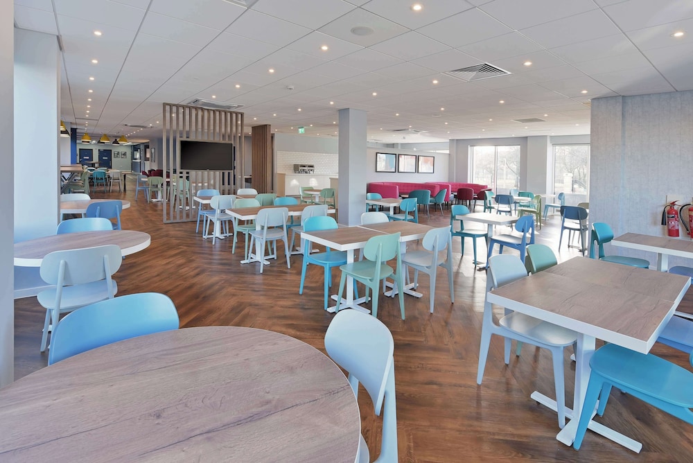 Travelodge Manchester Salford Quays 14/21