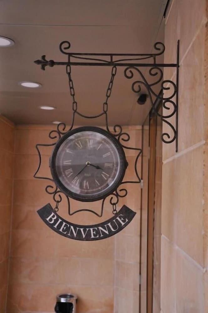Ceasar’s Park Hotel photo3