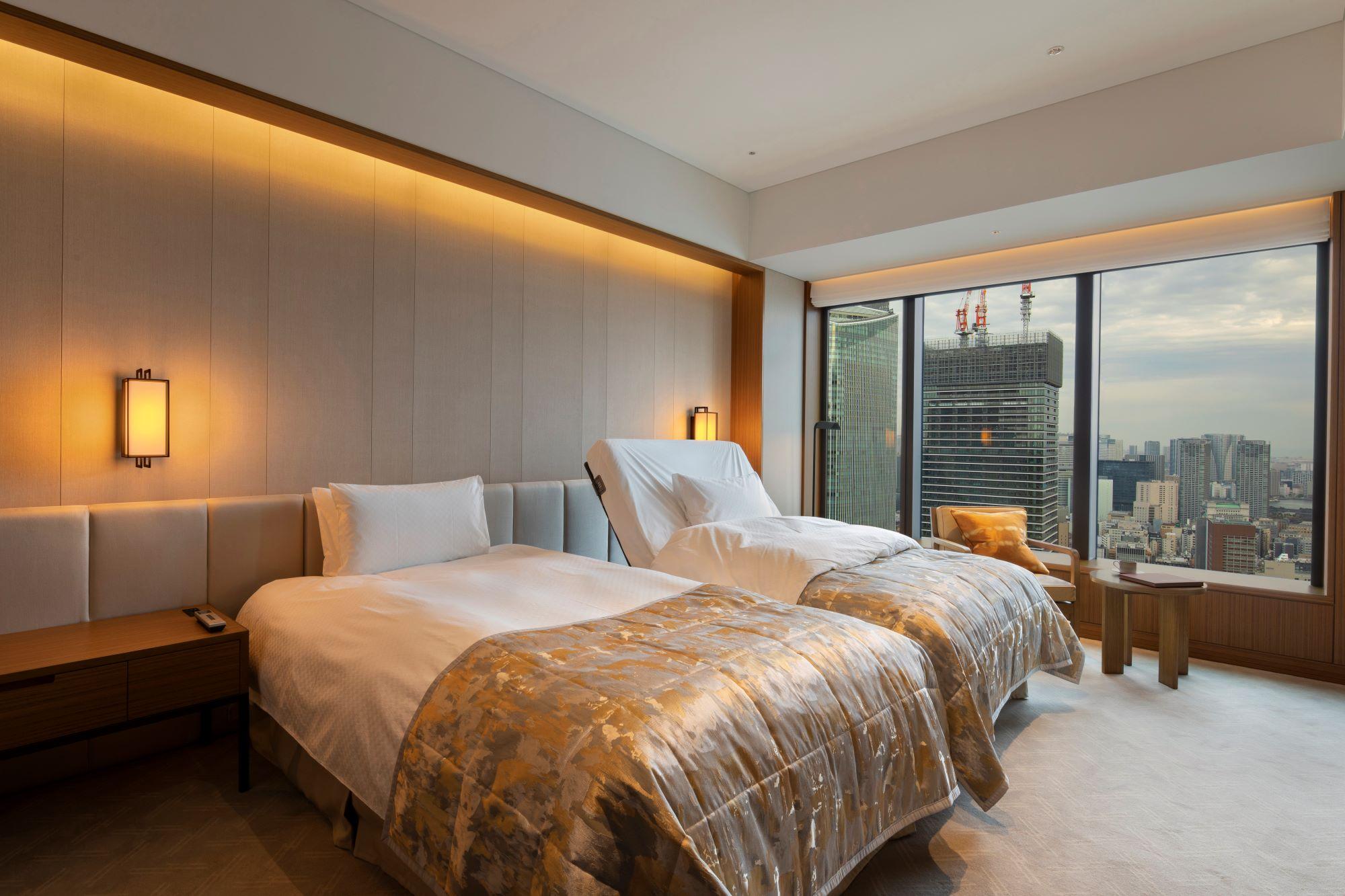 Prestige, Twin Beds, Night View, Accessible