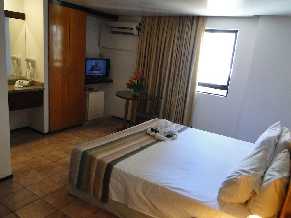 Plaza Praia Suites 25/75