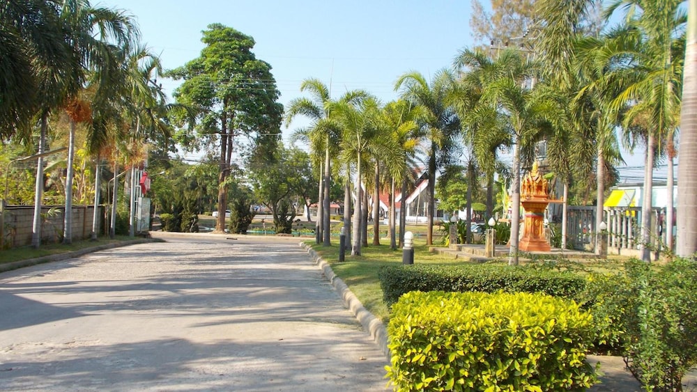 A.P. Garden Hotel 23/48