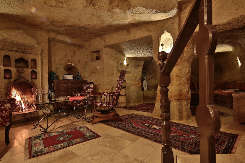 Elif Stone House 51/63