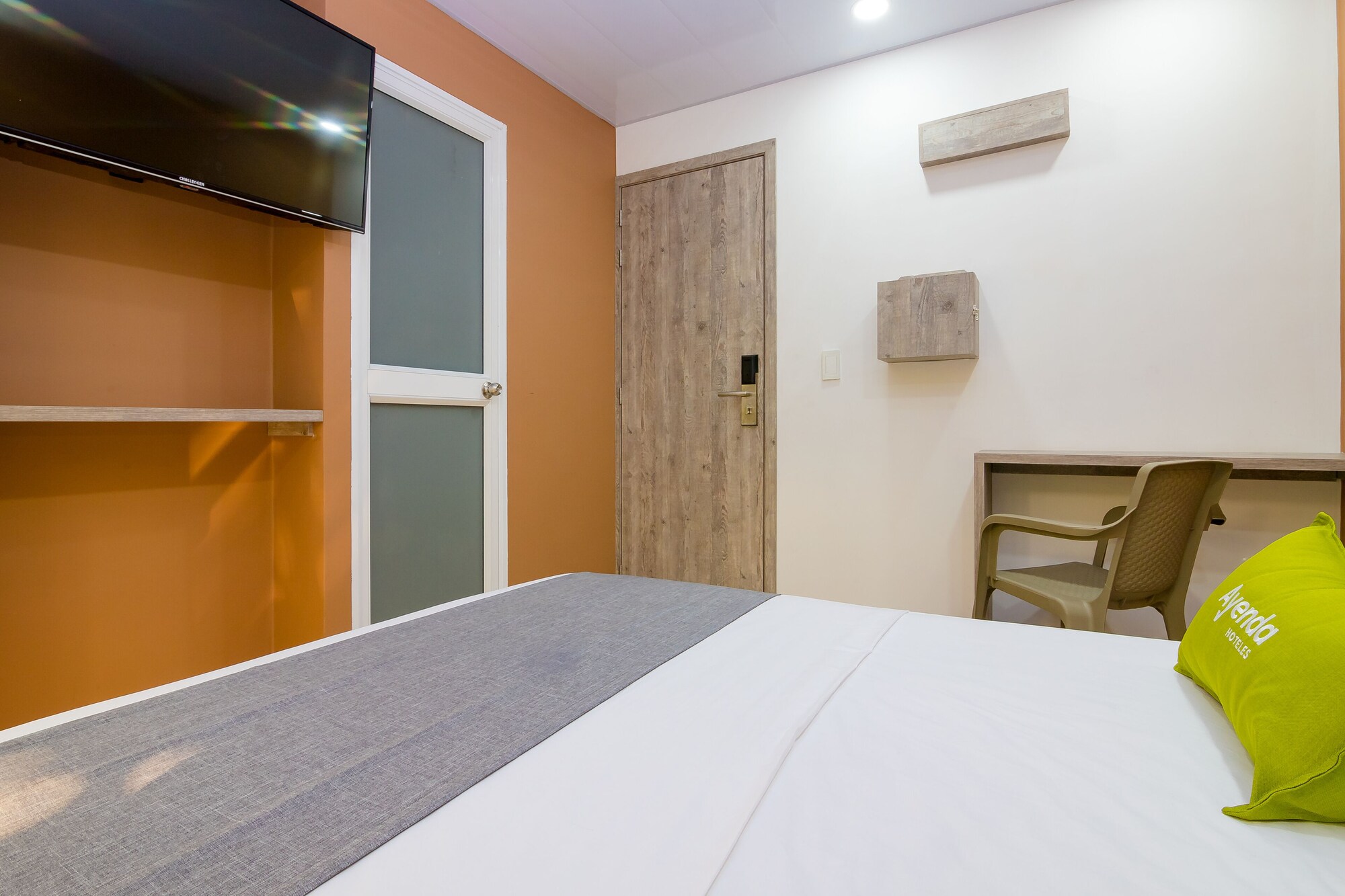 ECONOMY, DOUBLE BED
