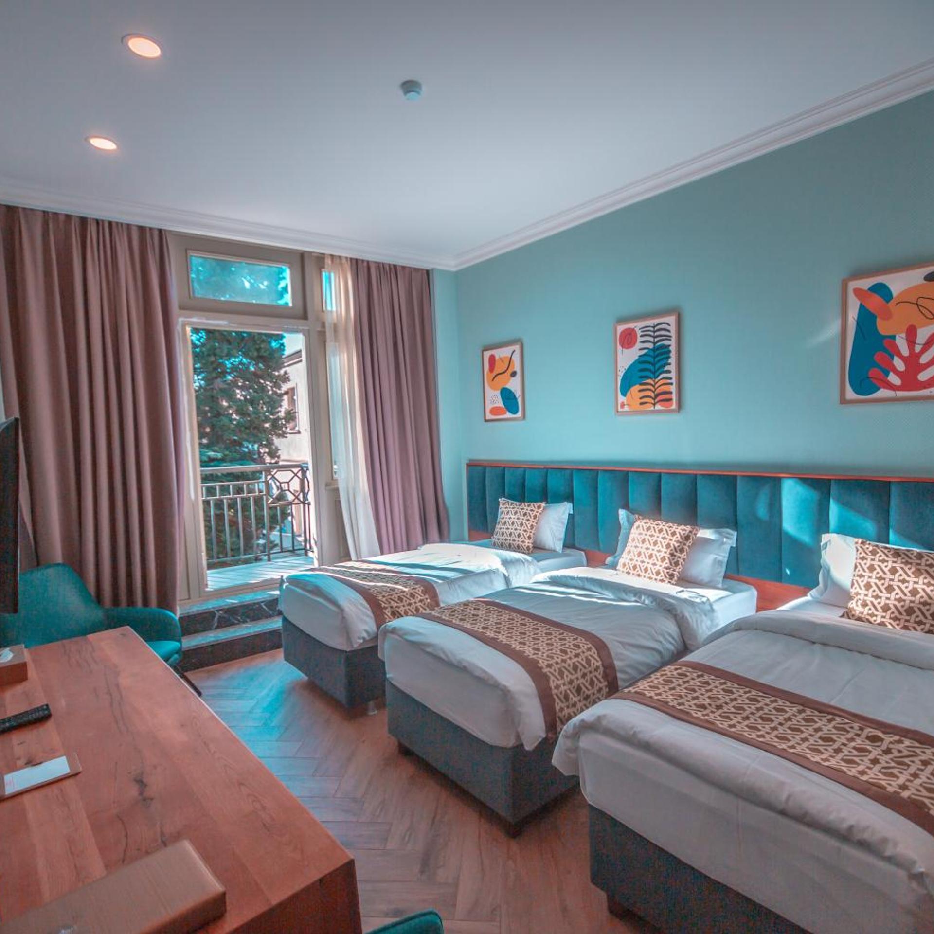 Room, Triple, Balcony