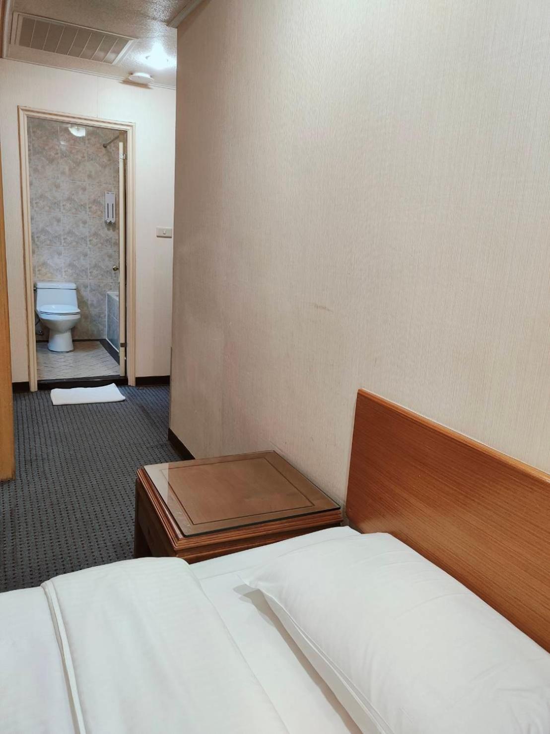 Champion Hotel 22/50