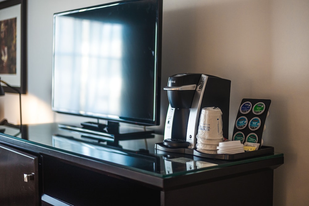 Ramada By Wyndham Surrey/Langley 36/47