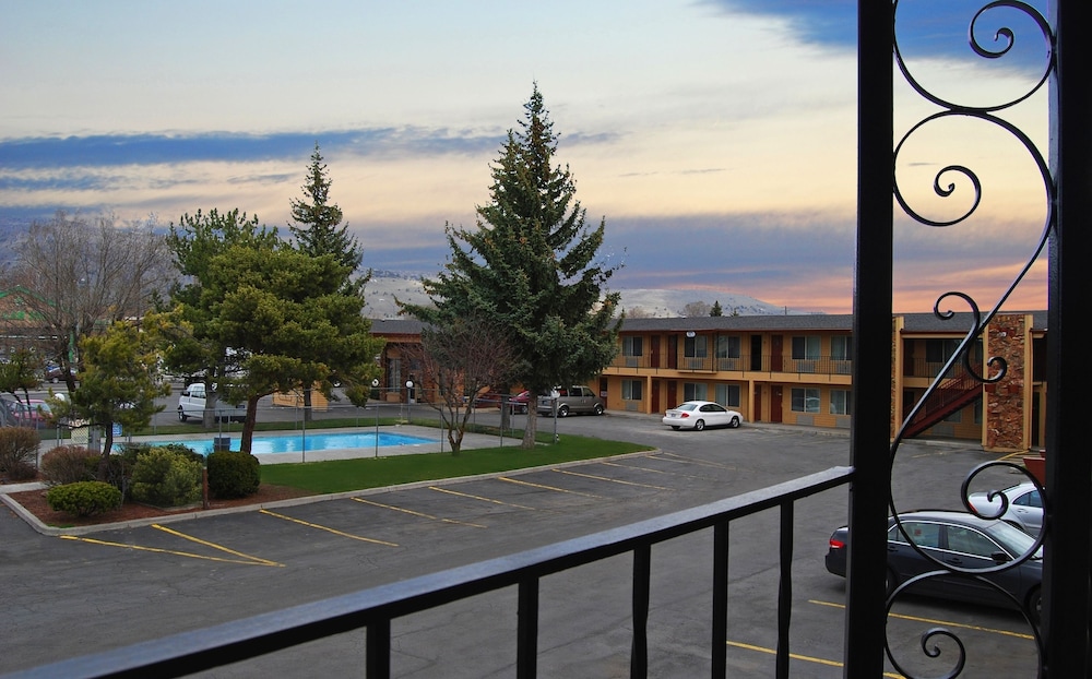 Cimarron Inn Klamath Falls 25/35