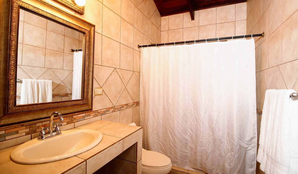 La Riviera Hotel Bed And Breakfast 50/50