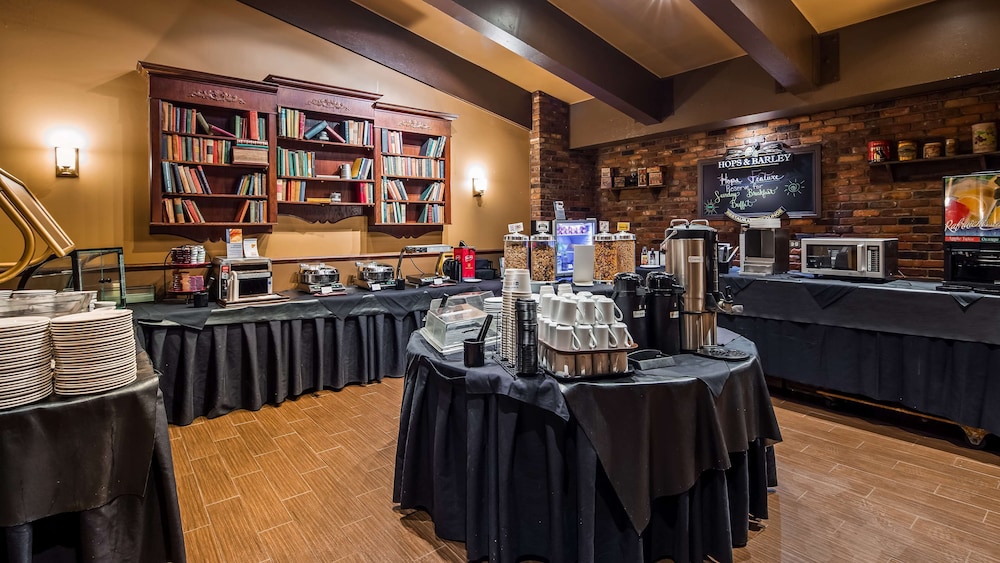 Best Western Parkway Inn Conference Centre 42/49