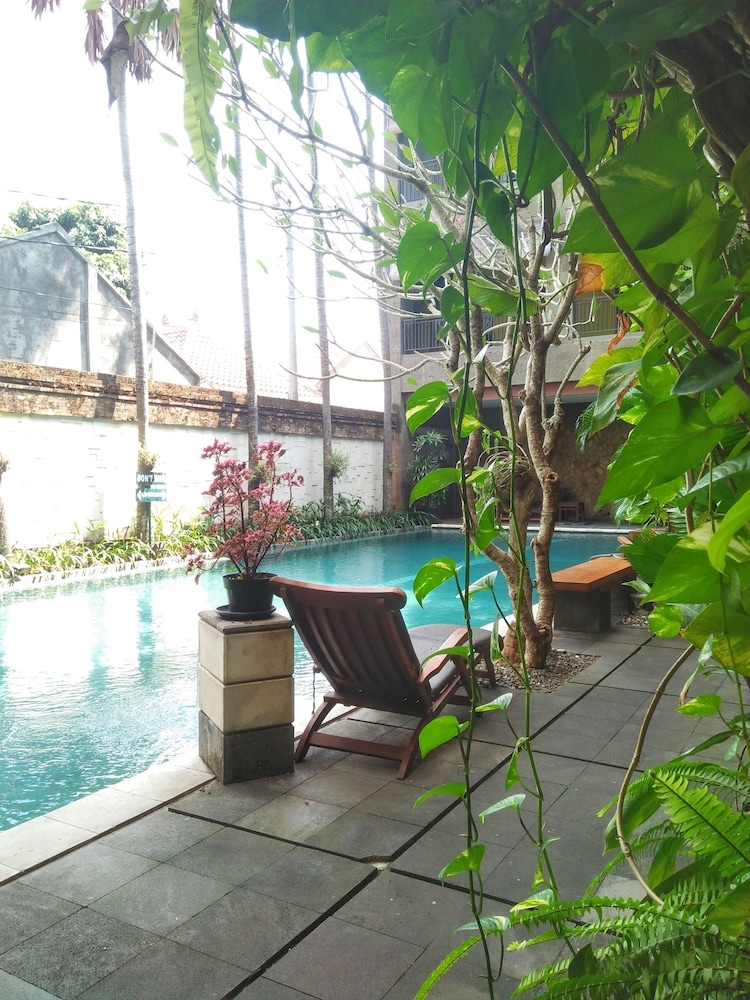 ECLIPSE Hotel 31/34