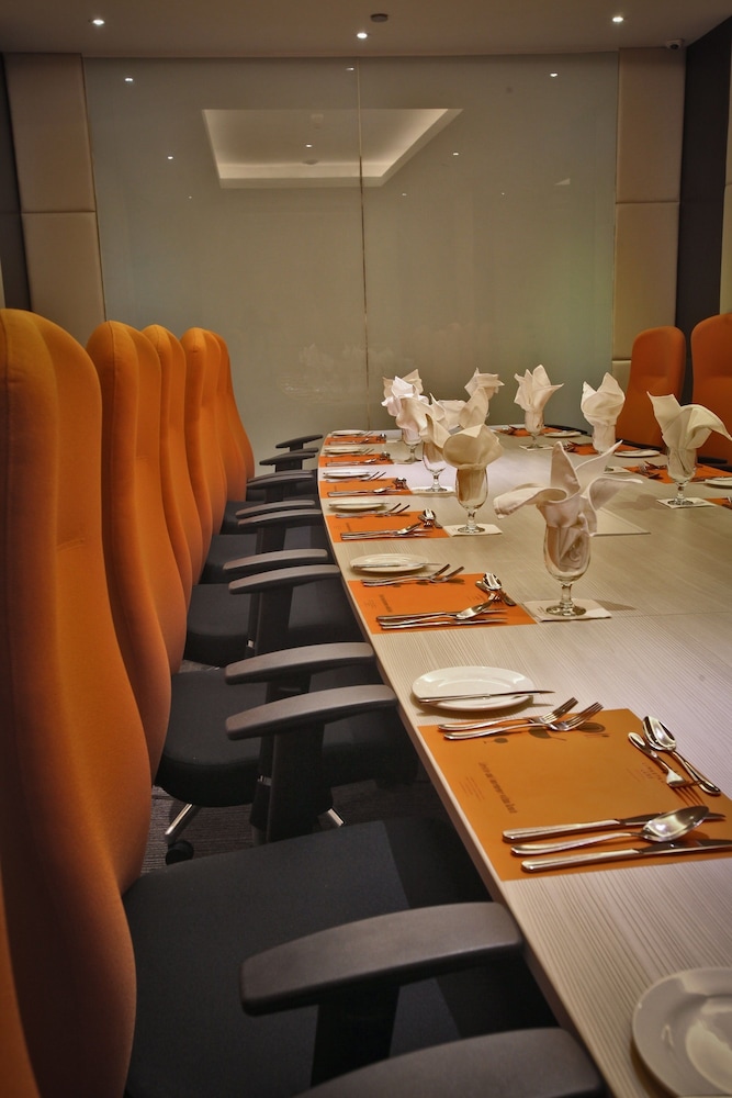 Limketkai Luxe Hotel 45/50