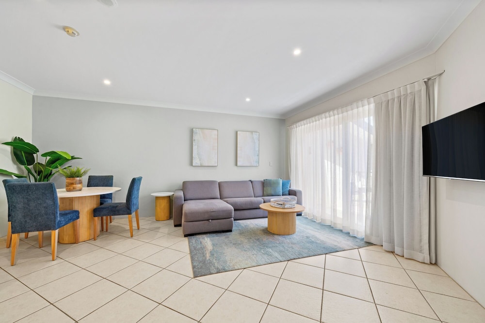 Terrigal Sails Serviced Apartments 49/63