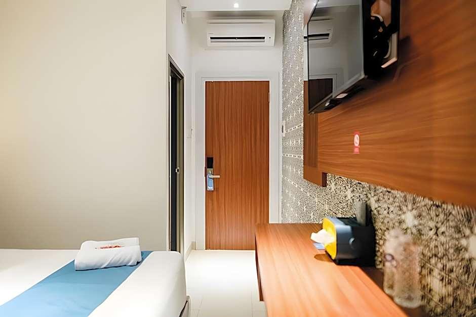 Sans Hotel Roxy Jakarta 60/60