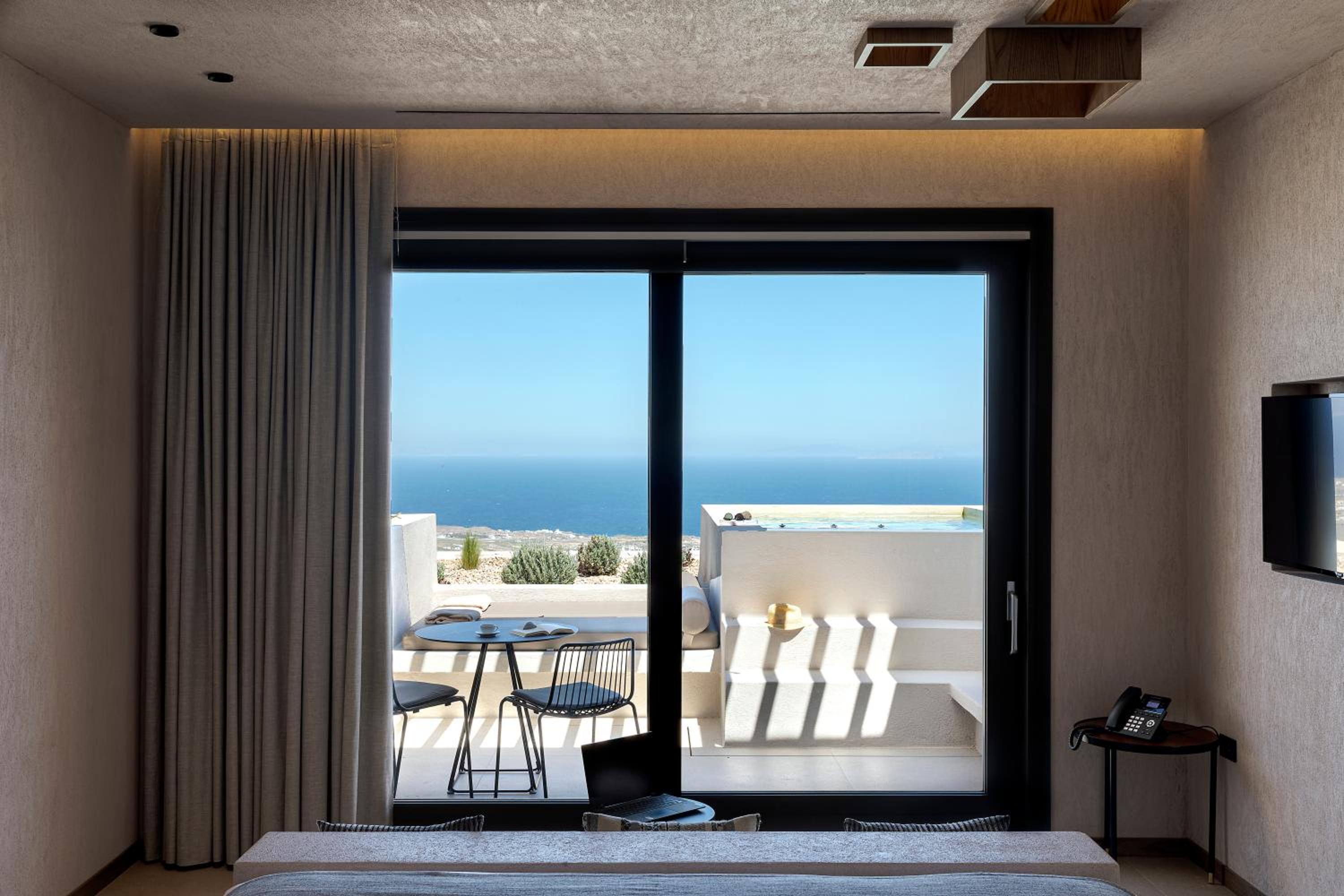 جناح بانورامي بجاكوزي، North Santorini Luxury Spa Hotel 5/10
