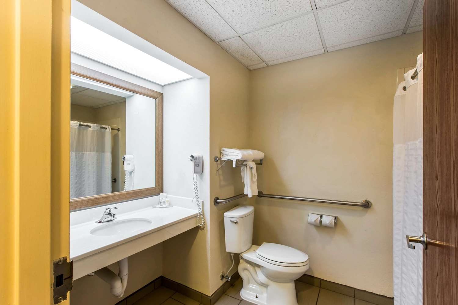 Comfort Inn and Suites Thomson 36/36