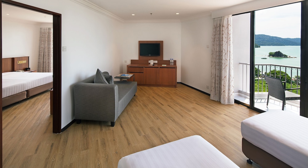 Bayview Beach Resort 35/78