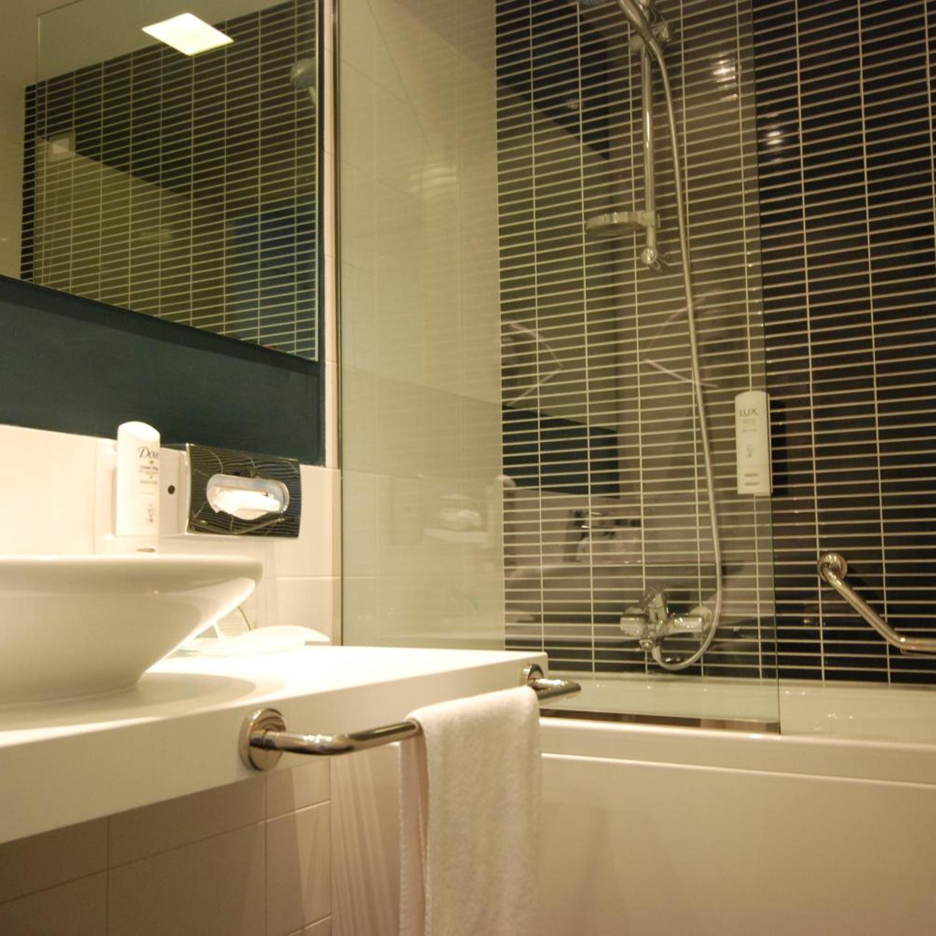 غرفة قياسية بسرير مزدوج مع أريكة، Holiday Inn Milan Nord Zara 8/10