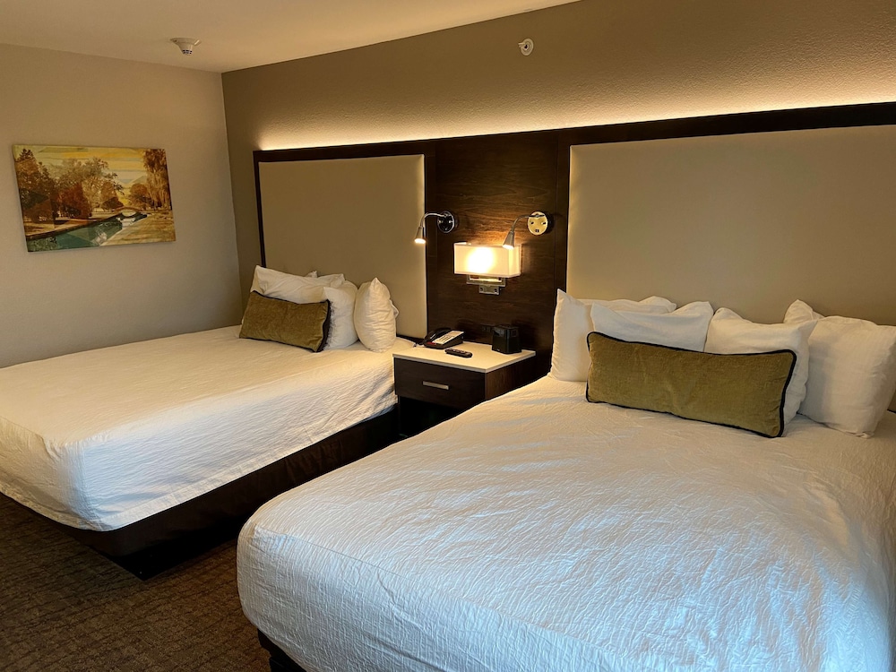Best Western Premier Bridgewood Resort Hotel 13/60