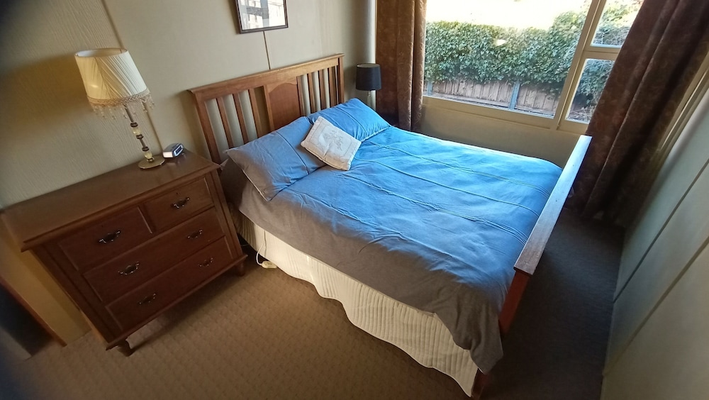 BLAKES MANOR DELORAINE 18/69