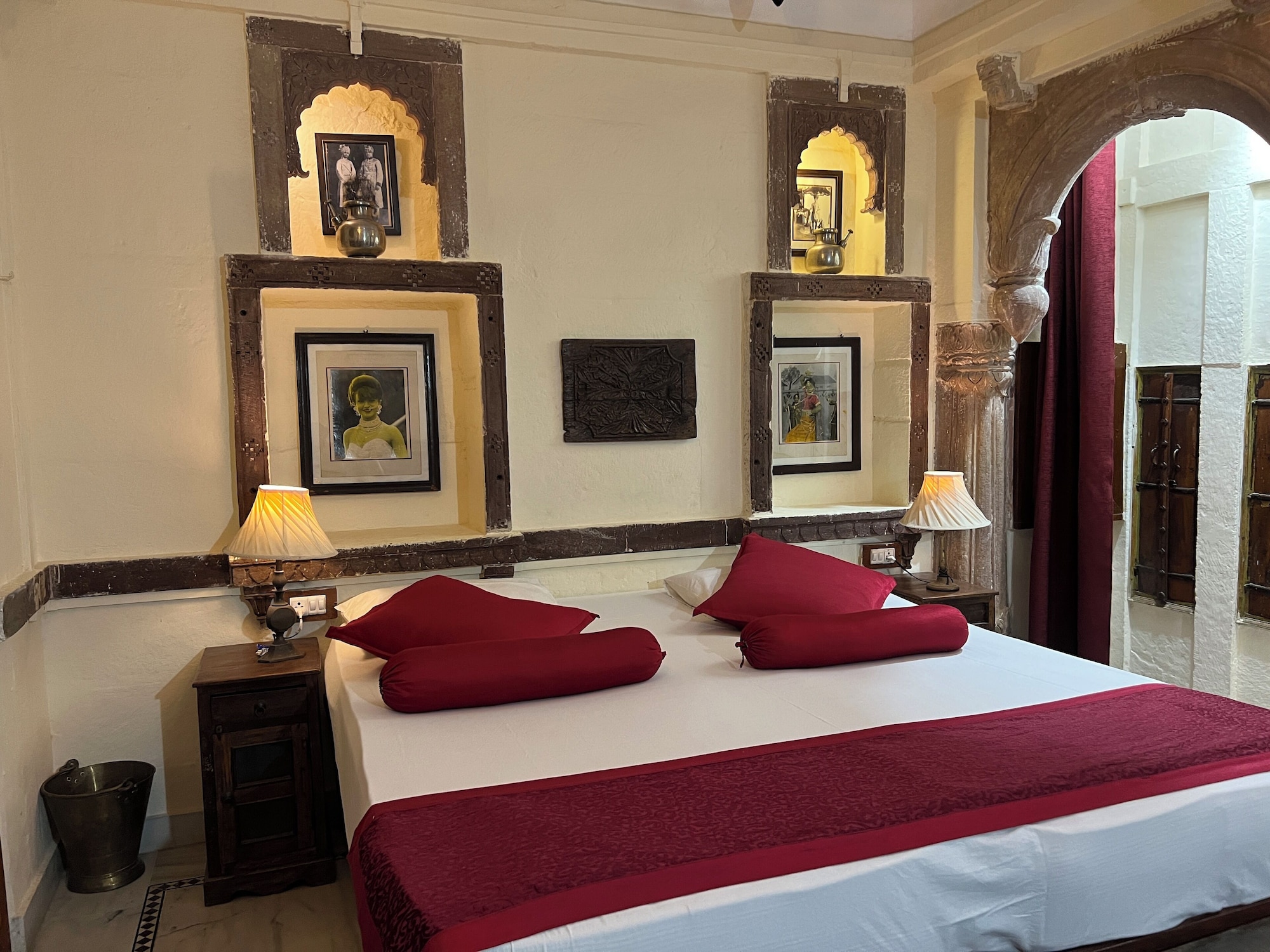 SUITE, KING BED, BALCONY