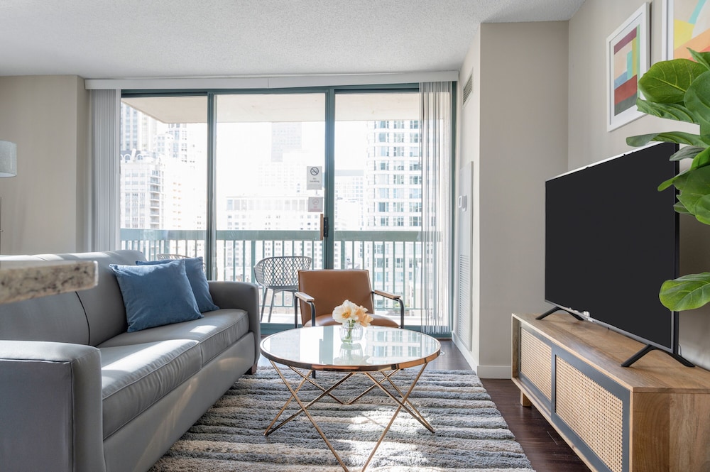Kasa Chicago River North Apartments 28/50