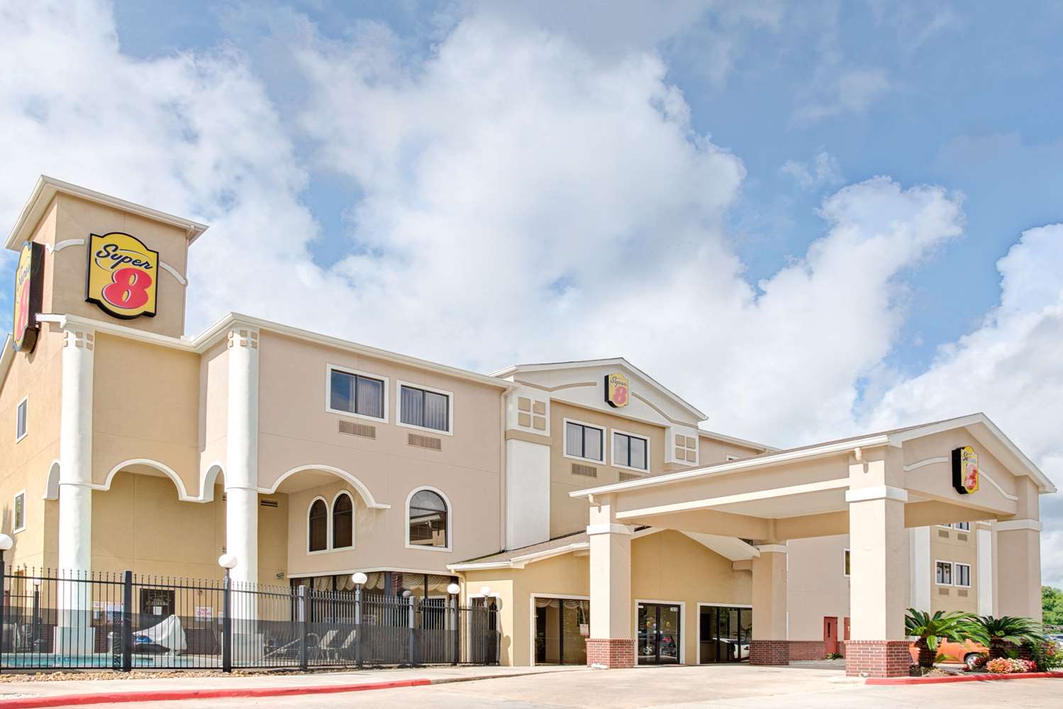 Red Lion Inn & Suites IAH Airport East 1/8