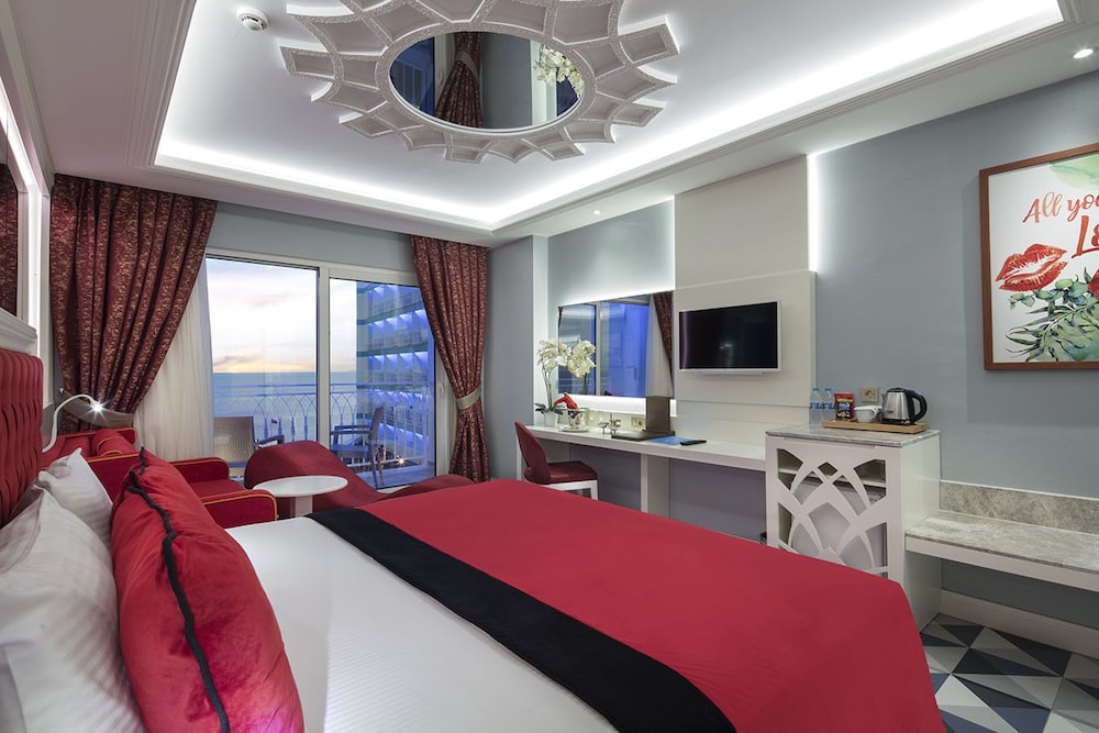 Granada Luxury Beach 10/50