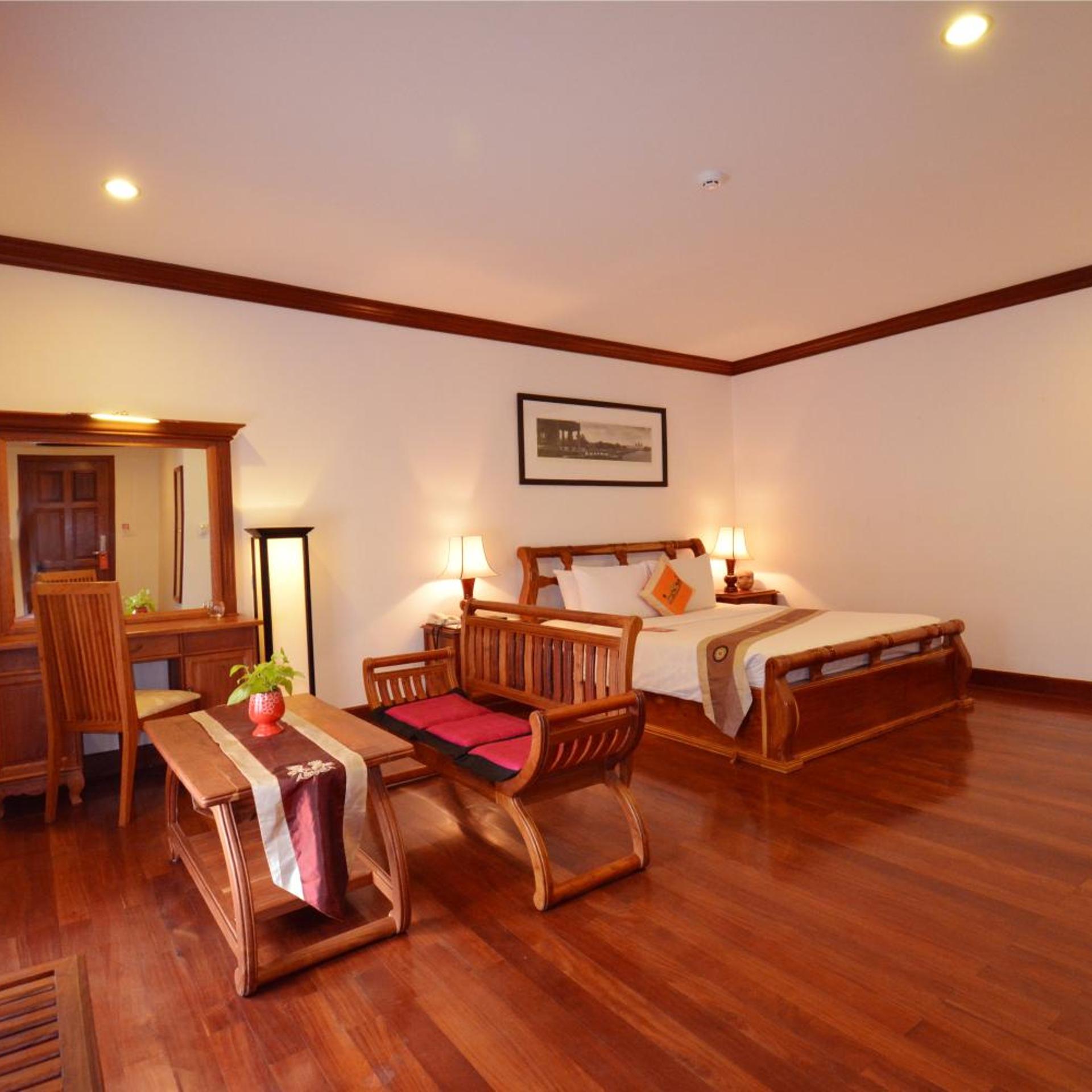 Executive, Suite, Royal Crown Hotel & Spa 9/10