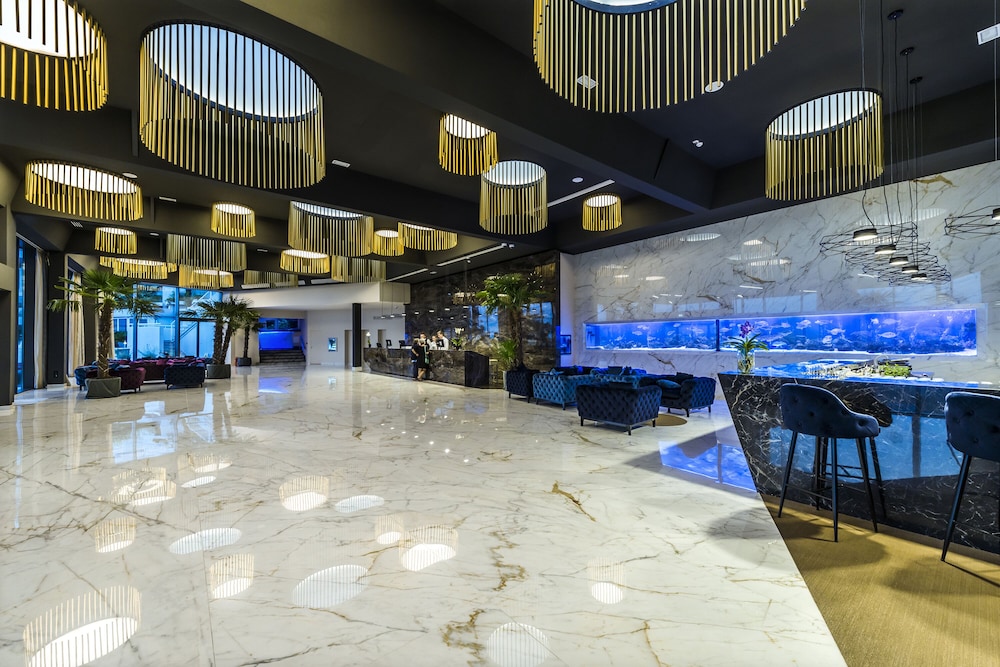 Grand Hotel Adriatic II 36/47