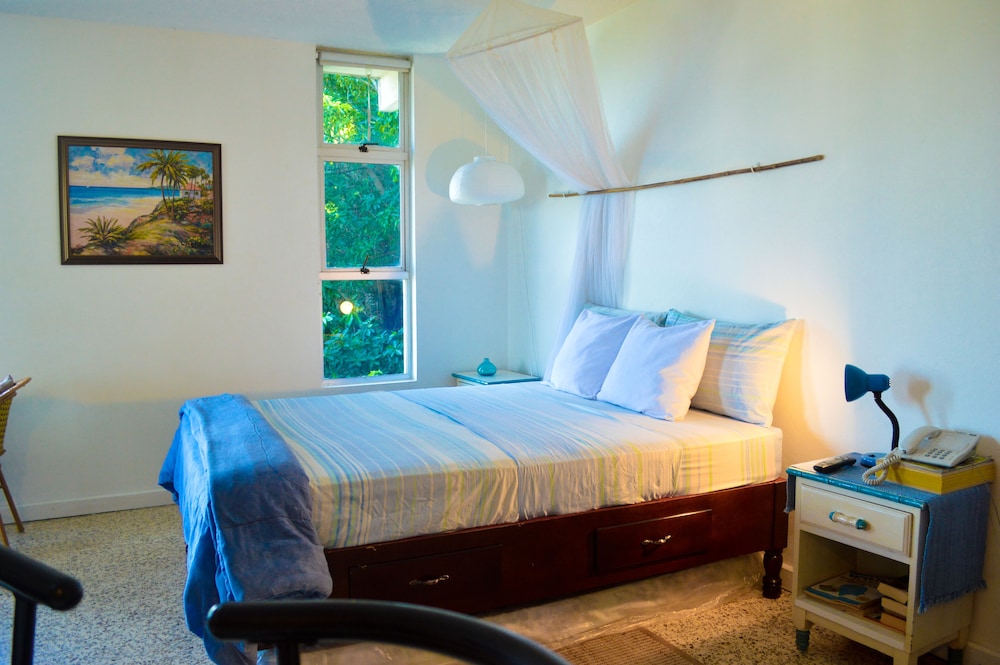 COMFORT, STUDIO, QUEEN BED, ACCESSIBLE
