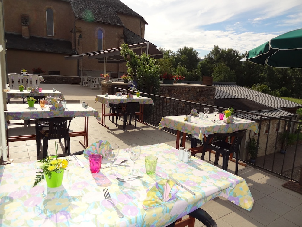 HOSTELLERIE DES LAURIERS 26/30