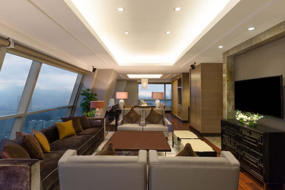 CROWNE PLAZA WUXI TAIHU 45/76